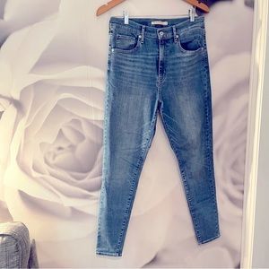 Levi’s mile high super skinny size 31